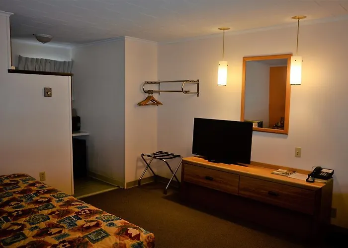 Budget Host Inn - Iron Mountain