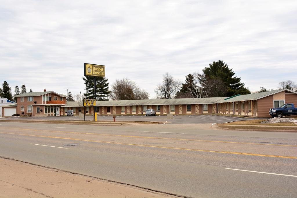 Motel Budget Host - Iron Mountain